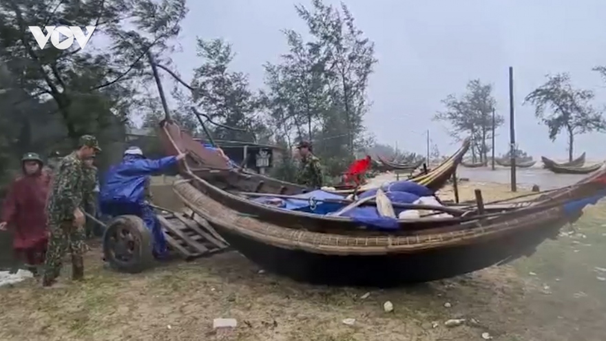 Quảng Trị quyết liệt di dời hàng chục nghìn hộ dân tránh bão